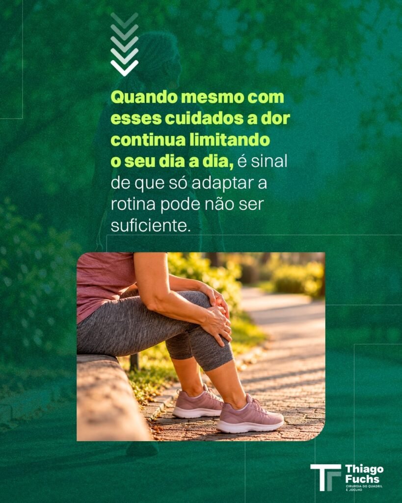 Quando mesmo com esses cuidados a dor continua limitando o seu dia a dia, é sinal de que só adaptar a rotina pode não ser suficiente.